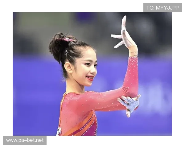 吴柳芳正式复出首次直播不敢跳舞全新转型打造不同风格